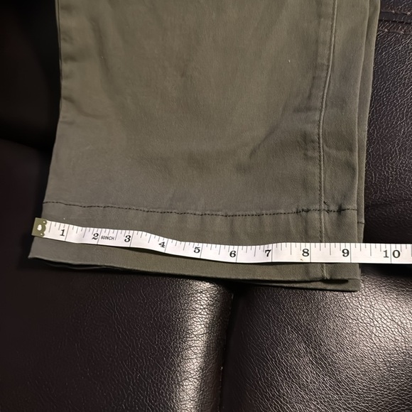 Gloria Vanderbilt Women's Cropped Size 4 Olive Green Shape Effect 5 Pocket Pants - Picture 4 of 9